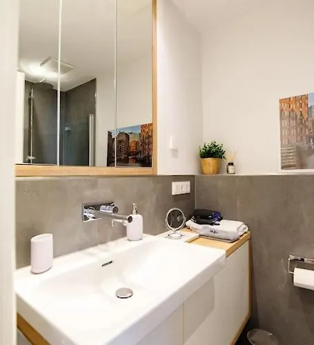 80 Sqm Flat With Terrace And 15min To Fair And 5min To Old Town * デュッセルドルフ