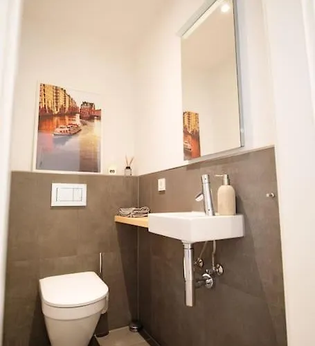 80 Sqm Flat With Terrace And 15min To Fair And 5min To Old Town アパート