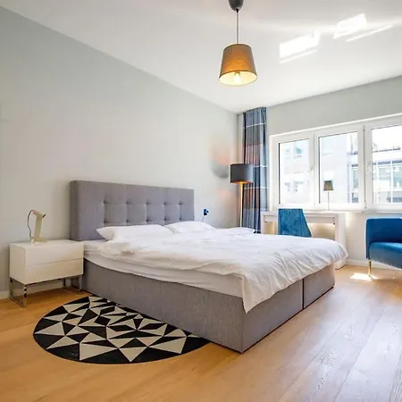 80 Sqm Flat With Terrace And 15min To Fair And 5min To Old Town