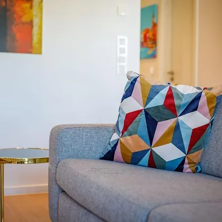 80 Sqm Flat With Terrace And 15min To Fair And 5min To Old Town Апартаменты Дюссельдорф