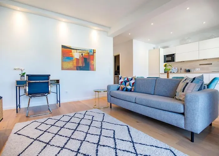 80 Sqm Flat With Terrace And 15min To Fair And 5min To Old Town Appartamento *